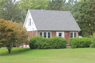 40 South Valerie Street, Central Elgin, On N5r 1a8