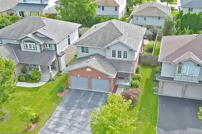 2213 THORNICROFT Crescent, London South, ON N6P 1T7
