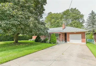 1413 WOODBINE Street, London South, ON N6K 1Y4