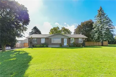 2022 FANSHAWE PARK Road W, London North, ON N6H 5K9