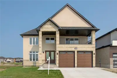 1369 MEDWAY PARK Drive, London North, ON N6G 0V7