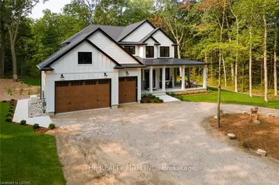 10195 RED PINE Road, Lambton Shores, ON N0M 1T0