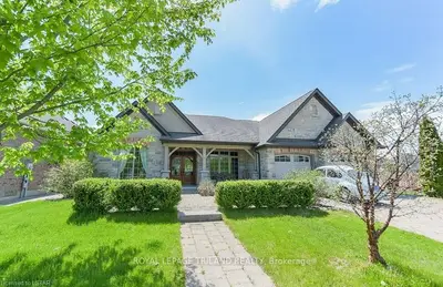 530 EAGLETRACE Drive, London North, ON N6G 0E8