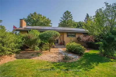 1680 KATHRYN Drive, London North, ON N6G 2R8