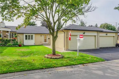 163 Pine Valley Drive 17, London South, ON N6J 4R1