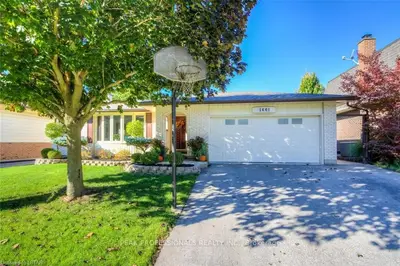 1661 ALDERSBROOK Road, London North, ON N6G 3B7