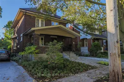 17 McKenzie Avenue, London South, ON N6C 1V1