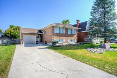 175 Southfield Drive, Strathroy-Caradoc, ON N7G 3V3