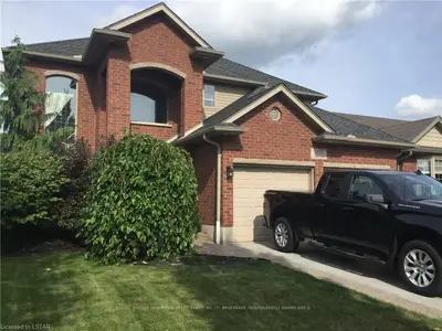 205 King Fisher Avenue, Woodstock, On N4t 0b3