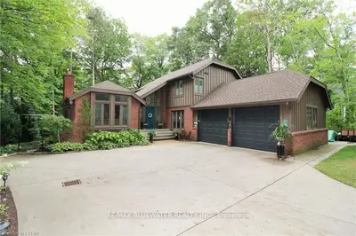 10261 PINES Parkway, Lambton Shores, ON N0M 1T0