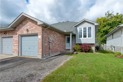 112 SUNRISE Crescent, London East, ON N5V 4V8