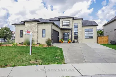 798 HICKORYSTICK, London North, ON N6G 0M9