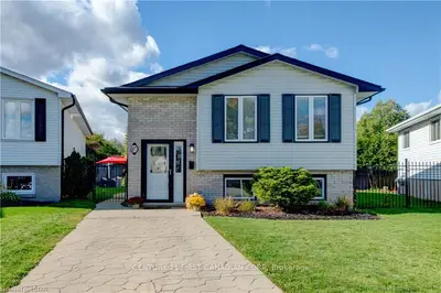 87 CONSTABLE Court, London North, ON N6G 3N7