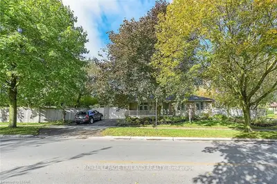367 BLACKACRES Boulevard, London North, ON N6G 3B7
