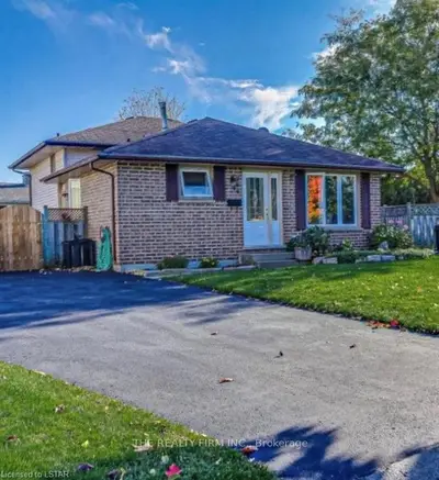 206 PORTSMOUTH Court, London East, ON N5V 4C8