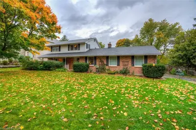 761 COMMISSIONERS Road W, London South, ON N6K 1C1