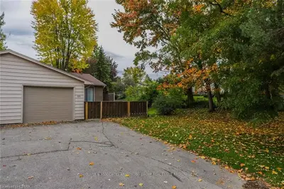531 TOPPING Lane 8, London South, ON N6J 3M8
