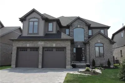 151 RIDGE Street, Strathroy-Caradoc, ON N7G 0G9