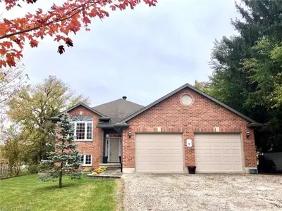 3805 Trillium Drive, Southwest Middlesex, ON N0L 1M0
