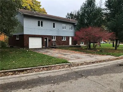 65 Parkwood Drive, Tillsonburg, On N4g 2b7