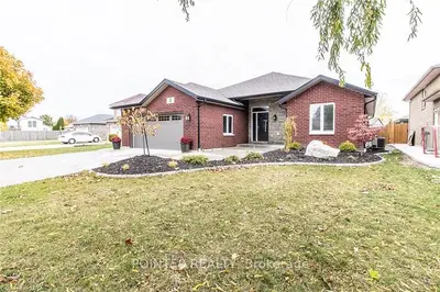 46 MARTIN Crescent, Amherstburg, ON N9V 4B7
