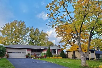 941 EAGLE Crescent, London South, ON N5Z 3H8
