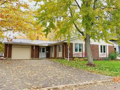 28 Leslie Avenue, Aylmer, On N5h 2p9