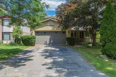 108 CHEPSTOW Close, London North, ON N6G 3S2