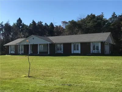 620 HILLCREST Road, Norfolk County, ON N3Y 4K1