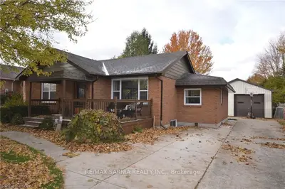 14 ARGYLE Street, Lambton Shores, ON N0N 1J0