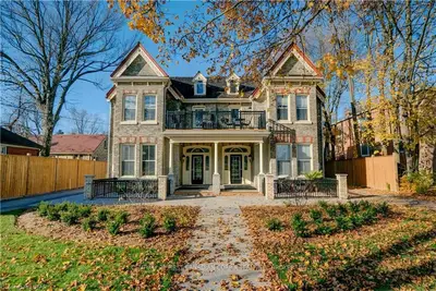 213 WORTLEY Road 8, London South, ON N6C 3P8