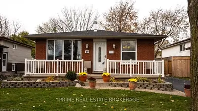 89 LACEY Crescent, London South, ON N6E 2E6