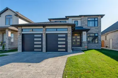 2018 WESTWICK Walk, London South, ON N6P 0A2