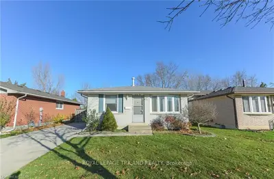 94 NICHOLAS Crescent, London South, ON N6E 2E9