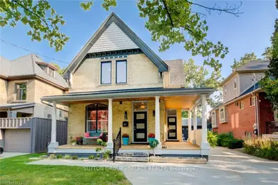 16 THE RIDGEWAY, London South, ON N6C 1A1