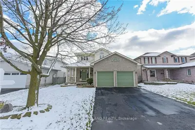 31 NAPOLEON Drive, London East, ON N5V 4A8