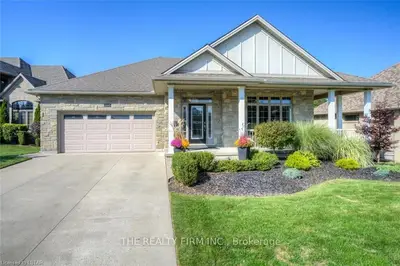 2115 RIVERBEND Road, London South, ON N6K 0A4