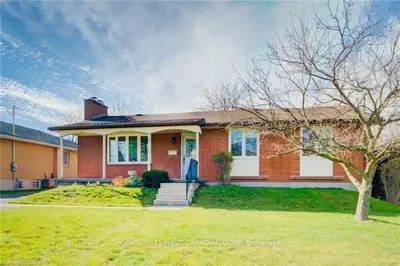23 WISTOW Street, London East, ON N5Y 1C9