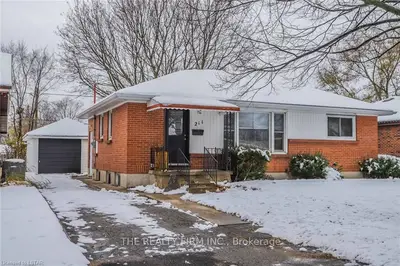 211 FAIRWAY Avenue, London East, ON N5W 1J2