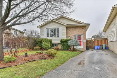 76 SPEIGHT Crescent, London East, ON N5V 3W8