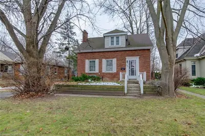 160 OXFORD Street W, London North, ON N6H 1S1