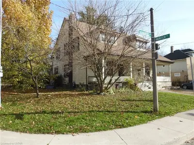 50 Winniett Street, Woodstock, On N4s 5z3