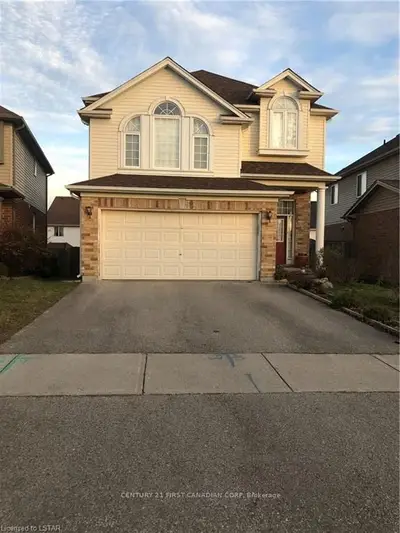 652 OAKCROSSING Road, London North, ON N6H 5T7
