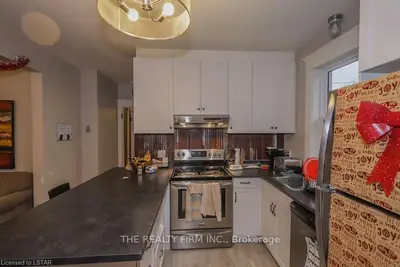 19 FORWARD Avenue, London North, ON N6H 1B5