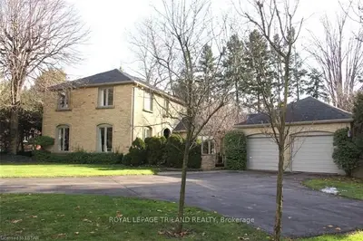 103 SUNNINGDALE Road E, London North, ON N5X 3Y9