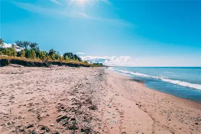 13 LAKESHORE Drive, South Huron, ON N0M 1T0