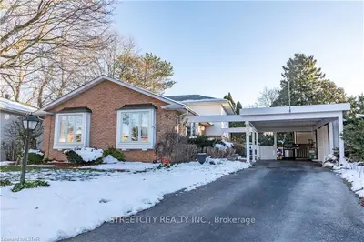 634 DUNBOYNE Crescent, London North, ON N5X 1Y1