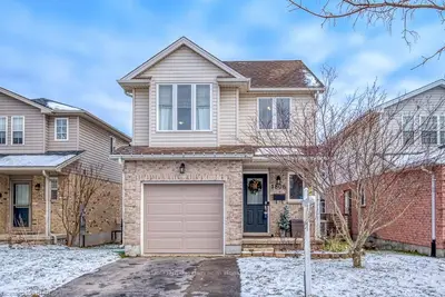 1806 BLACKWATER Road, London North, ON N5X 4J4
