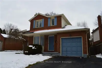 91 WALMER , London North, ON N6G 4H1