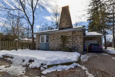 209 UNIVERSITY Crescent, London East, ON N6A 2L6
